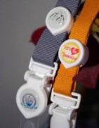 รับสกรีนสายคล้องคอพร้อมมีโลโก้เรซิ่น 1-2 จุด สกรีนสายคล้องคอพร้อมเรซิ่น.jpg