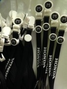 สายคล้องบัตรพนักงาน สายคล้องสกรีน 1 สีโลโก้เรซิ่น 1 จุด.jpg